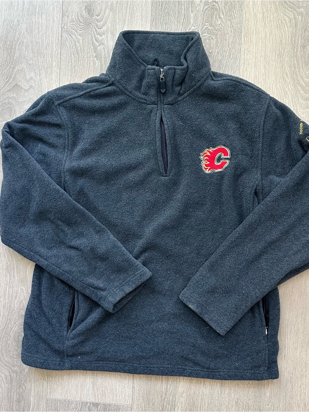 Vintage Men's Charcoal Gray Half-Zip Fleece Pullover with Calgary Flames Patch